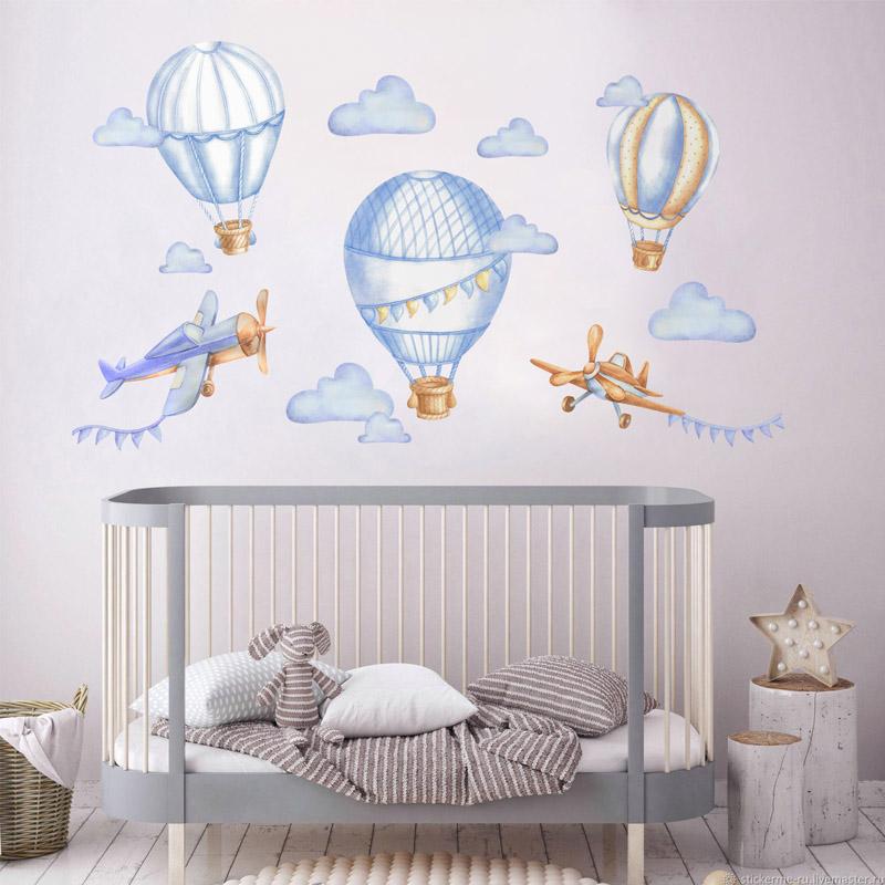 Виниловая наклейка на стену "Самолеты и шары" в интерьере